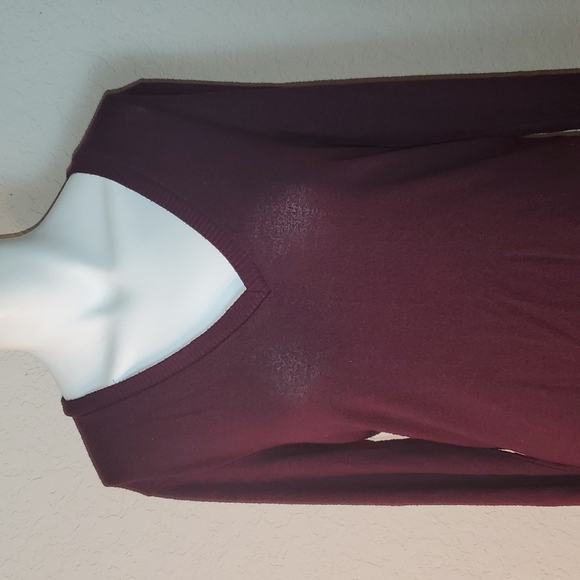 Lucky Brand Burgundy Women's V-Neck Sweater, S/P - Picture 4 of 14